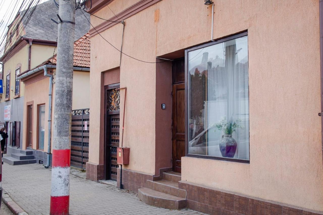 Reghin Guest House エクステリア 写真