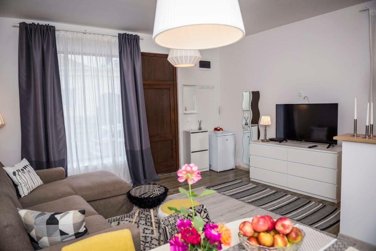 Reghin Guest House エクステリア 写真